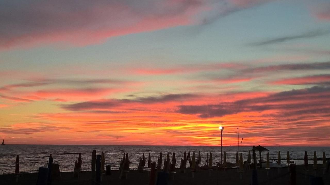 From Ostia Beach To Rome & Airport In A Heartbeat! Εξωτερικό φωτογραφία