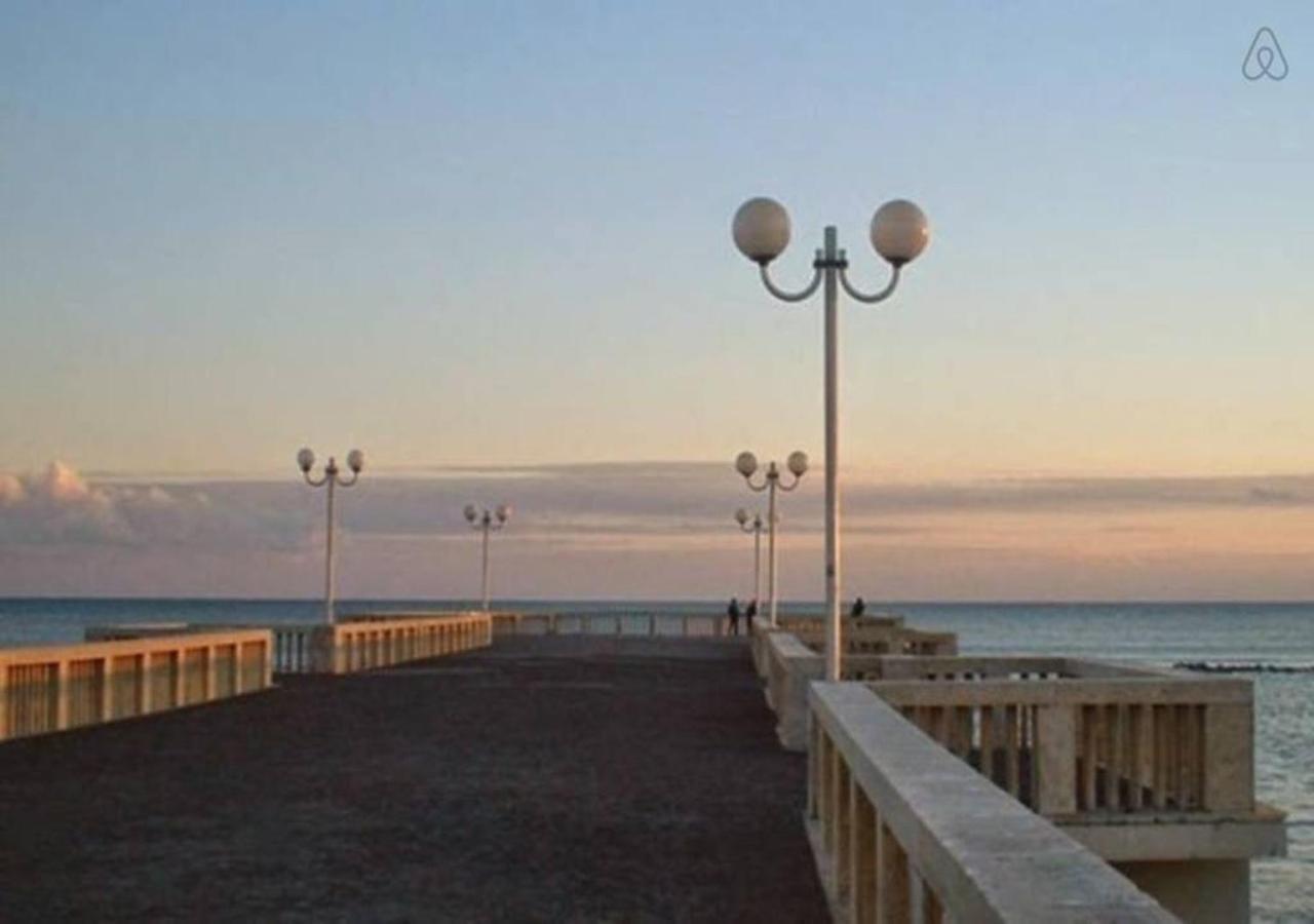 From Ostia Beach To Rome & Airport In A Heartbeat! Εξωτερικό φωτογραφία